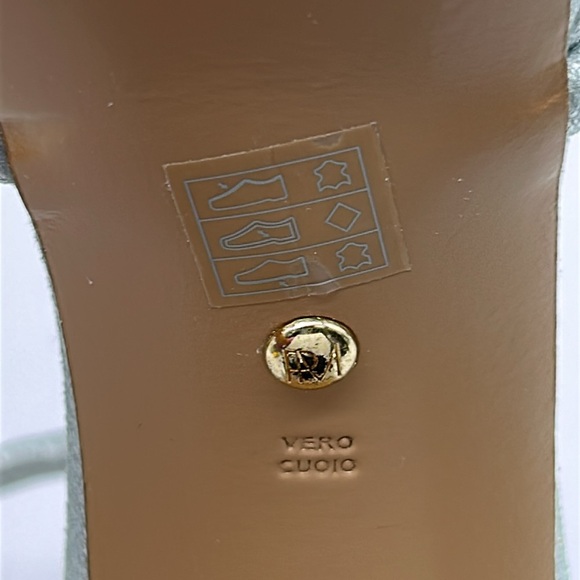 Pelle Moda Metallic Silver Platform Block Heel Suede Sandals – Size 8.5 NWT - Picture 11 of 11